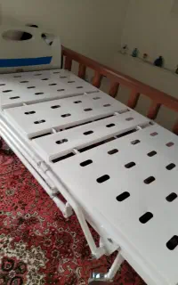 تخت بیمارستانی