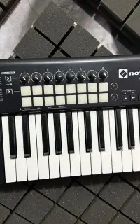 میدی کنترولر Novation Lanchkey 25 mkll