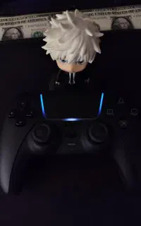 دسته پی اس فایو 5 Ps5  نو به همراه فیگور