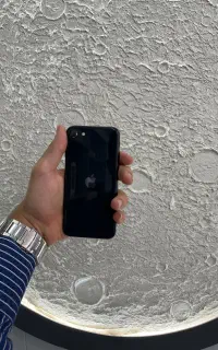 ایفون se2020