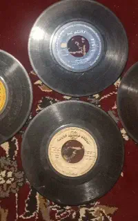 ۴ تا دیسک سالم گرامافون