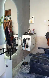 آرایشگر مردانه در شیفت صبح