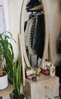 آینه قدی نو دارای دو کشو