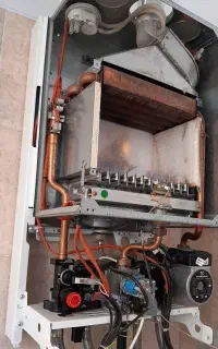 تعمیر و سرویس آبگرمکن  و پکیج دیواری