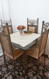 میز غذاخوری ۴ نفره