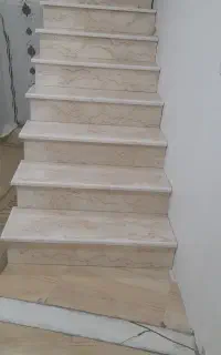 نصب کاشی و سرامیک و انواع طرحی با سنگ