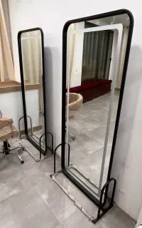 آینه قدی ایستاده