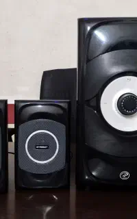 اسپیکر سه تیکه