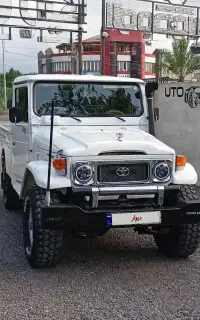 تویوتا لندکروزر دو اف