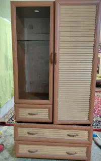 فرش و کمد