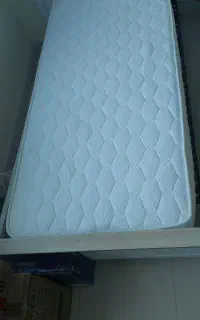 تشک خوشخواب ۹۰ نو کلا دوماه استفاده نشده