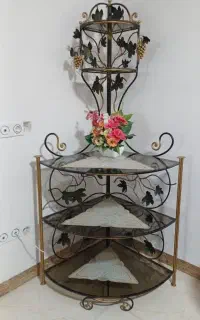 فروش میز تلویزیون فرفورژه کاملا سالم