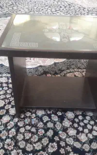 دوعدد عسلی و جلو مبلی بزرگ