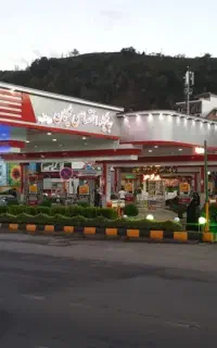 متصدی فروش بنزین
