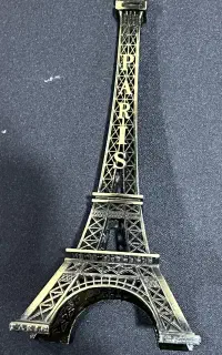 برج ایفل تزیینی