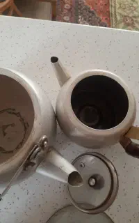 کتری و قوری کارکرده لوستر چوبی نو