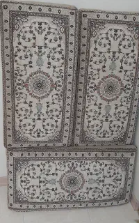 ۴ عدد پشتی در حد نو