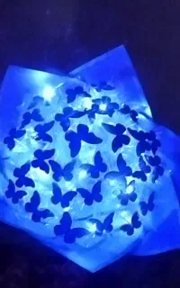 دست گل پروانه ای چراغ دار
