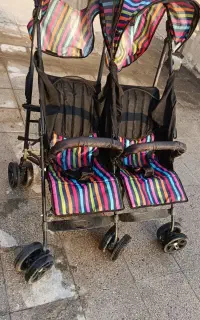 کالسکه دو قلو
