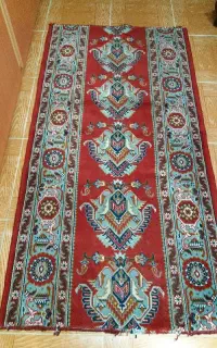 یک عدد کناره و یک قالیچه ترک