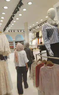 فروشنده پوشاک