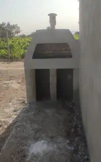 دیوار چینی ، سیمان کاری ، سنگ فرش انجام میشود