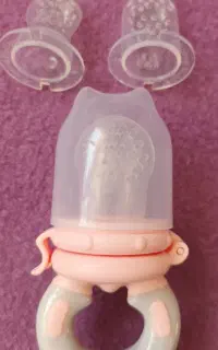 یک شیشه شیرمیوه ای