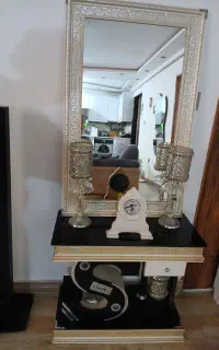 آیینه وکنسول