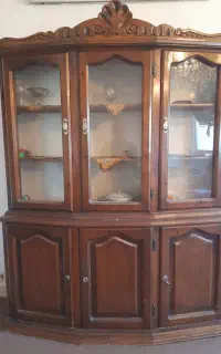 بوفه ویترین چوبی
