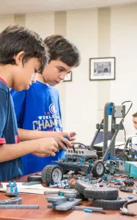 آموزش برنامه‌نویسی و رباتیک ویژه کودک و نوجوان