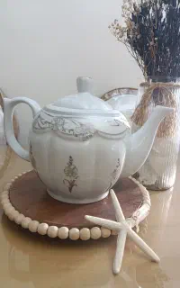 قوری چینی مجلسی بسیار بزرگ  وبه قیمت