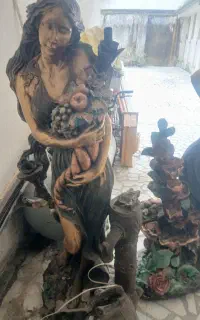 مجسمه آبنما