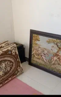 یک جفت پشتی و تابلو