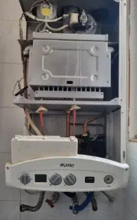 سرویس تعمیرپکیج رسوبگیری شوفاژآبگرمکن دیواری درمحل