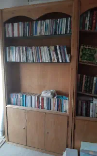 نمدیدفروش کمد کتاب