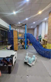 مربی خانه بازی کودک