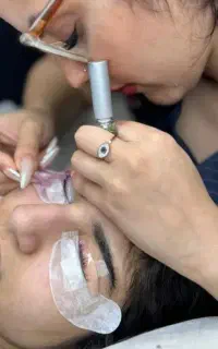 دوره تخصصی لیفت مژه و ابرو ظرفیت فقط ۱ نفر