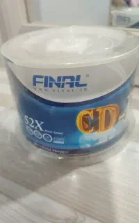تعدادی سی دی و دی وی دی خام