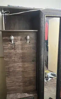 جاکفشی قیمت ۴،۵۰۰میلیون تومان وکمدلباسی۳،۵۰۰ میلیو