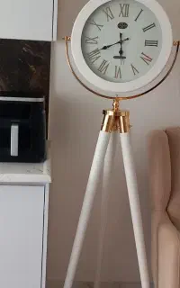 ساعت ایستاده