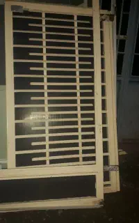 جوشکاری سبک درب و پنجره و تاب و...