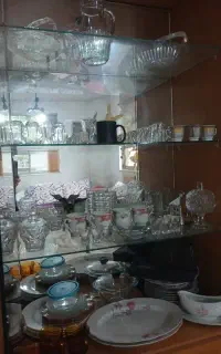 فروش انواع فرش /بخاری/ظروف/کتابهای زبان وغیره/پتوو