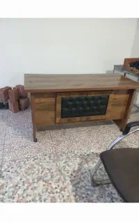 میز وصندلی چرخ دار در حد نو