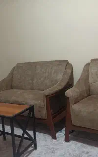 مبل راحتی هفت نفره و دو عدد عسلی