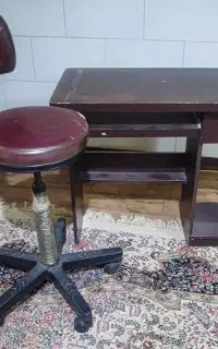 میز تحریر و صندلی چرخ دار