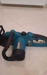 تعدادی ابزارآلات نجاری