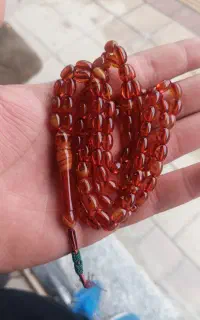 تسبیح کهربا اب حیاطی رنگ آورده فاتح اصل