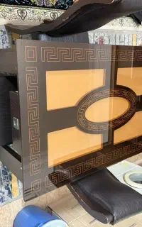 میز غذاخوری با چهار تا صندلی مبلی