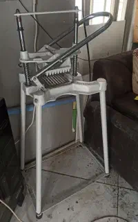 خلال کن و پوست کن سیب زمینی
