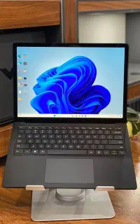 surface laptop در حد نو